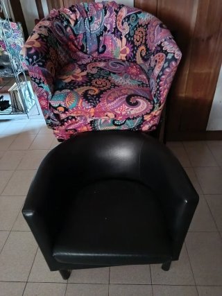 3 Sillones: 1 Tela Multicolor, 2 Piel Negra