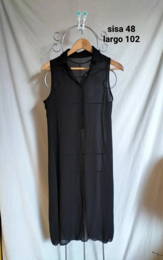 Blusa larga negra sin mangas