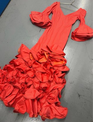 Traje de flamenca color coral