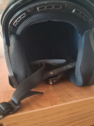 Casco de moto negro
