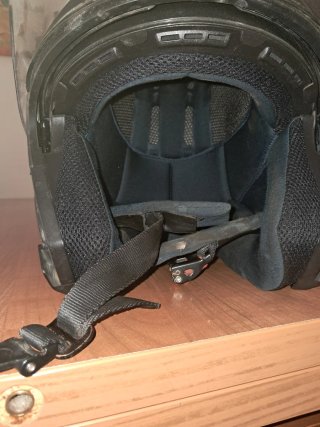 Casco de moto negro
