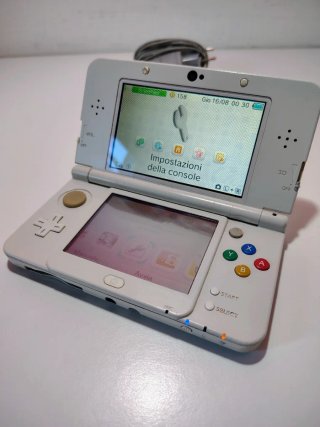 New Nintendo 3DS Bianco Completo con Caricatore