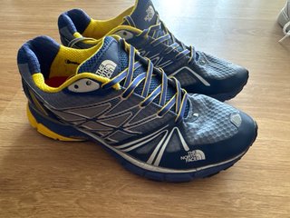 Zapatillas The North Face Azul y Amarillo