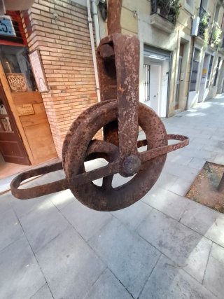 Polea antigua hierro CORRIOLA ANTIGÜEDAD FUNCIONAL