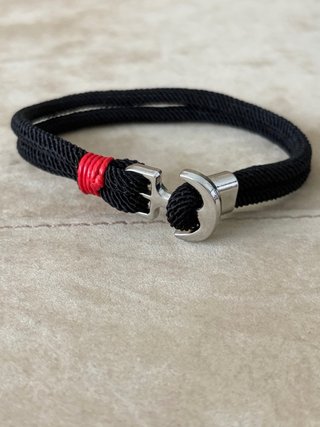 Pulsera ancla negra y roja