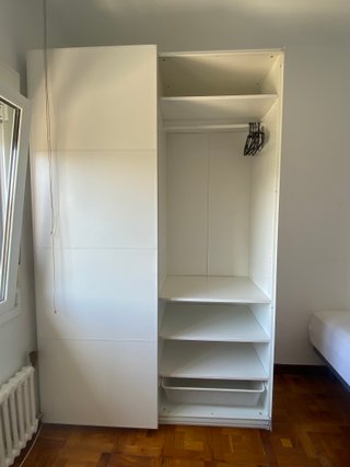 Armario puertas correderas blanco y plata