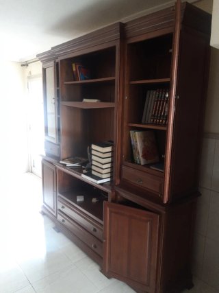 Mueble de comedor madera y cristal