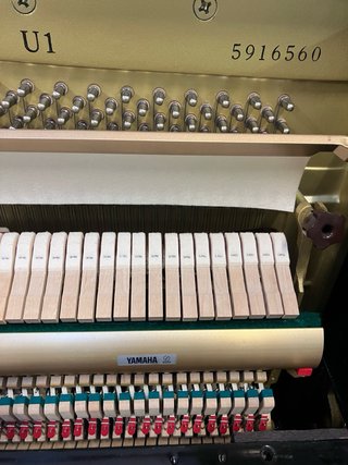 Piano Yamaha U1