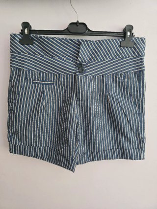 Pantalón corto mujer rayas azul y blanco
