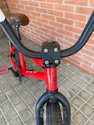 Bicicleta BMX Roja