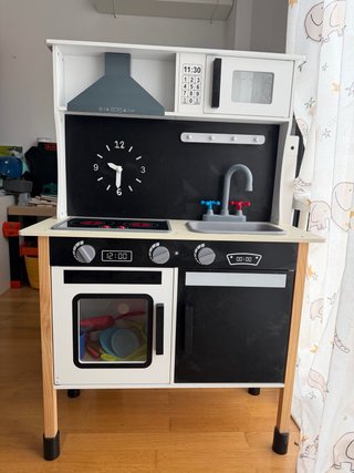 Cocina de juguete de madera