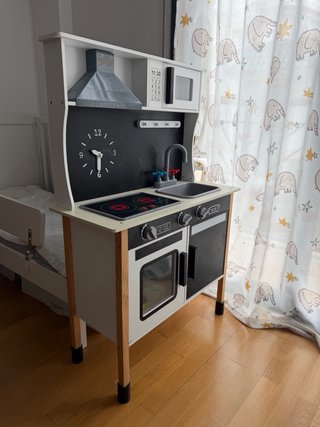 Cocina de juguete de madera
