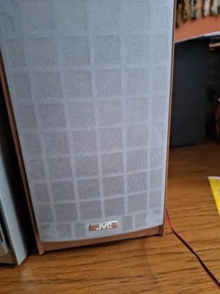Equipo de música JVC con CD, cassete y radio