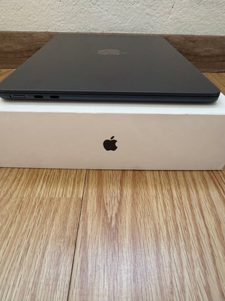 MacBook Air 13” M3 8GB 256GB