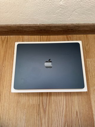 MacBook Air 13” M3 8GB 256GB