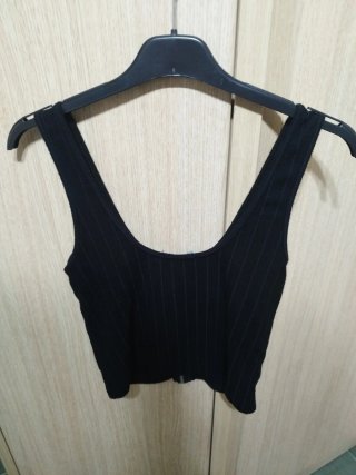 Top Bershka cremallera frontal Talla M