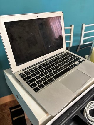 MacBook Air 11” A1465 (2013) i5 4GB