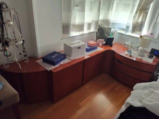 Dormitorio completo: armarios, mesitas y zapatero
