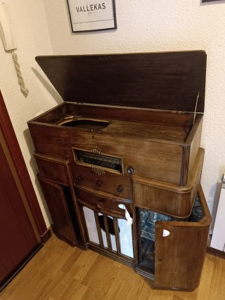 Mueble Radio Antigua Madera