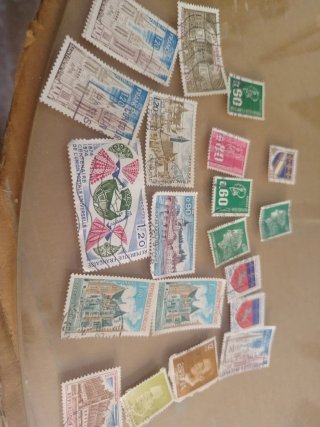 Colección de sellos postales variados