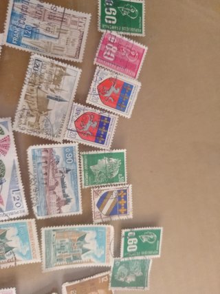 Colección de sellos postales variados