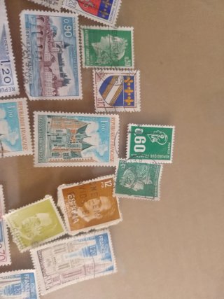 Colección de sellos postales variados