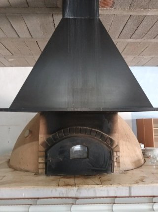 Campana y portón horno con mirilla