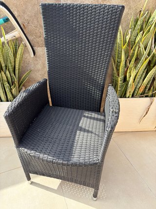 Silla de exterior ratán negra