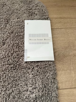 Alfombra de baño gris suave