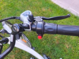 Bicicleta Eléctrica Blanca