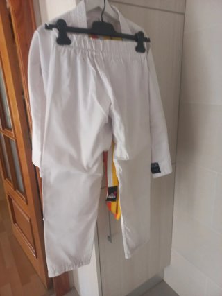 Traje Judo para niño Blanco con cinturones