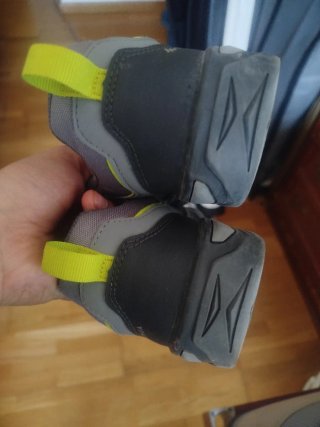Zapatillas Quechua Gris y Amarillo