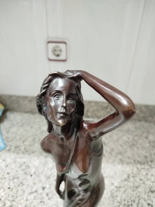 Figura bronce maciza mujer