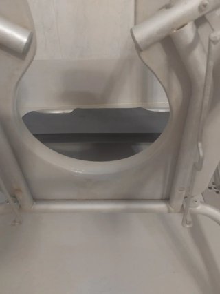 Silla de baño con ruedas
