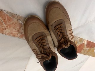 Zapatillas deportivas hombre beige y marrón