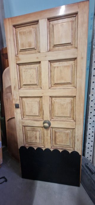 Puerta de madera maciza con 8 paneles