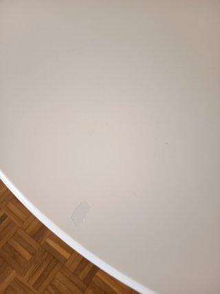 Mesa de comedor redonda blanca y madera