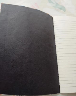 Libreta forrada con diseño floral