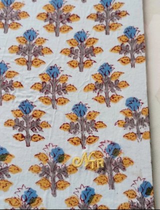Libreta forrada con diseño floral