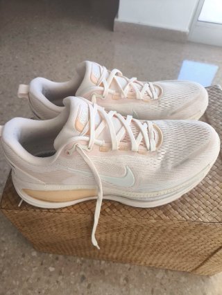 Nike Vomero 18 Zapatillas Running, como nuevas
