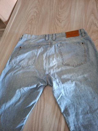 Pantalón vaquero Massimo Dutti azul. Talla 44.