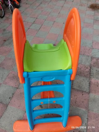 Tobogan infantil piscina/jardi MAÇANET DE LA SELVA