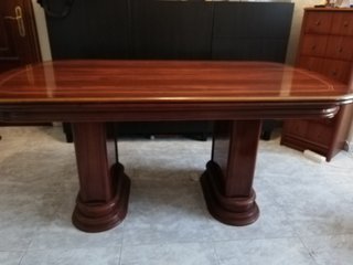 Mesa de comedor de madera
