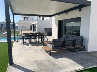 Casa con piscina a 350m de la playa