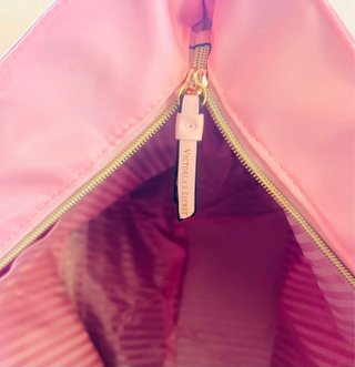 Bolso Victoria's Secret Rayas