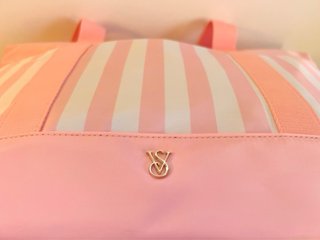 Bolso Victoria's Secret Rayas