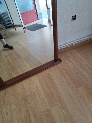Espejo de madera clásico
