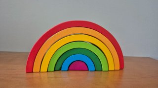 Arcoíris de madera para niños