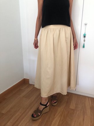 Falda larga beige