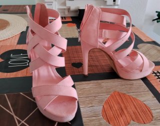 Sandalias de tacón rosa